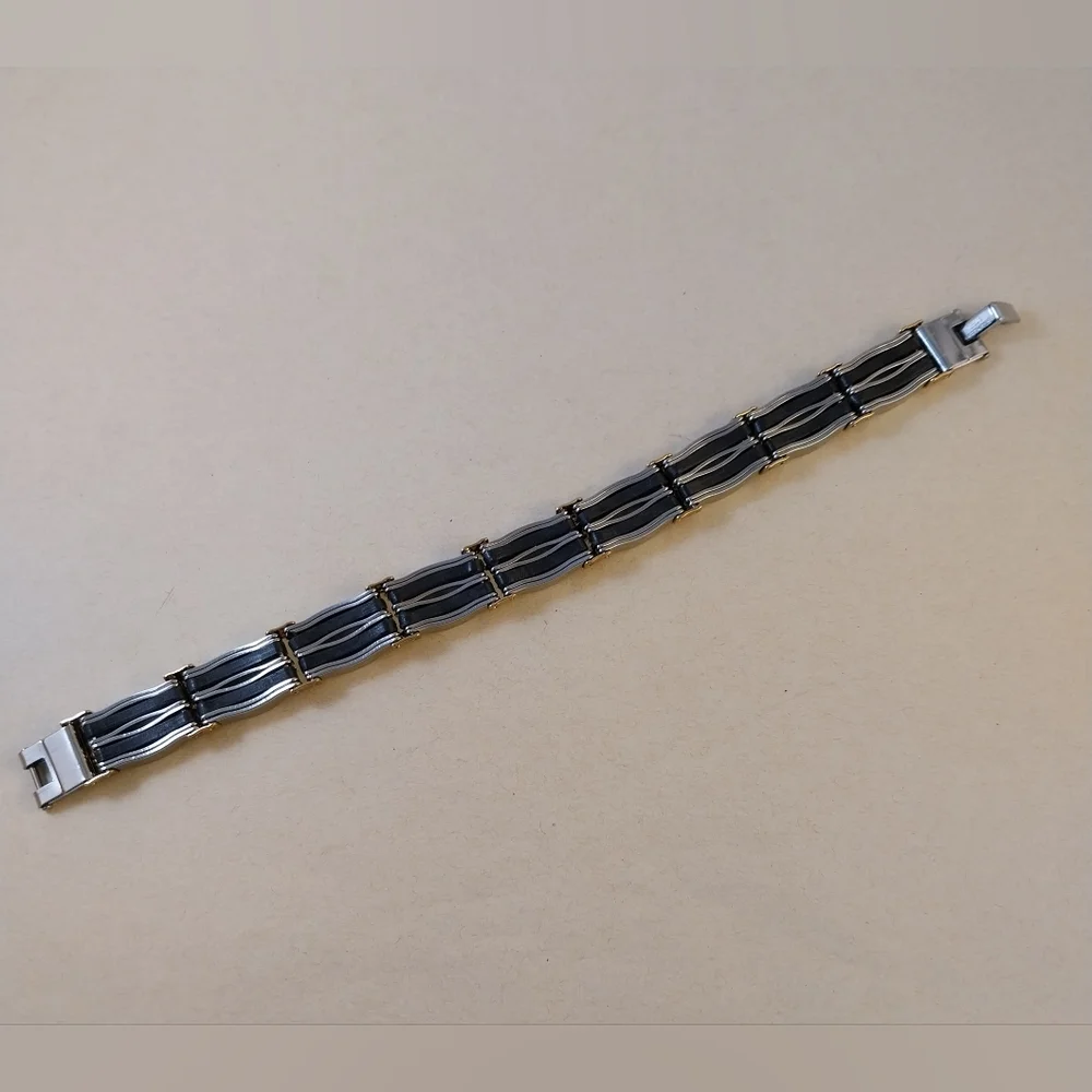Elegant Two-Tone Men's Bracelet - Picture 7 of 10